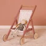 עגלת בובה מעץ - פרחים ופרפרים