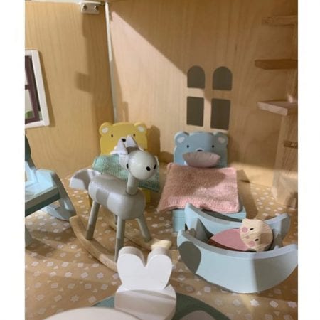 חדר ילדים לבית בובות מעץ