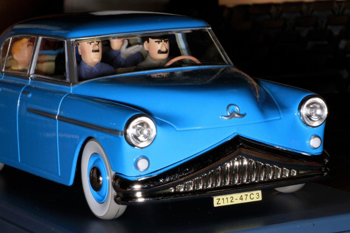 טין טין - מכונית אספנות כחולה המתורגמנים של קלקולוס